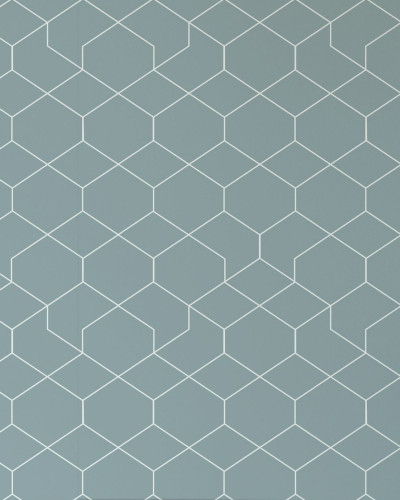 Tapet geometric Honeycomb Blue în albastru pastel cu hexagonuri subtile, ideal pentru living, dormitor, birou sau bucătărie.