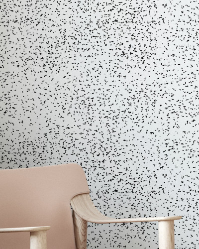 Tapet cu design minimalist Speckle Black, cu mici puncte negre pe un fond alb