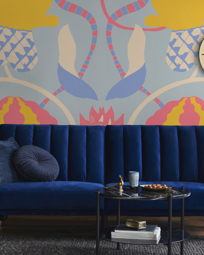 Tapet floral abstract In Bloom Blue cu tonuri pastelate de albastru, galben și roz