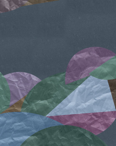 Wallpaper cu design abstract, forme geometrice colorate pe un fundal albastru inchis.