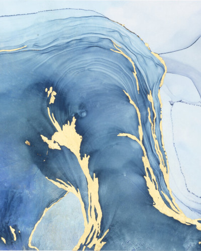 Tapet abstract Sea Whirl cu nuanțe de albastru și accente aurii, inspirat de apele mării.