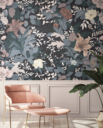 Tapet floral modern cu flori pastelate si frunze verzi inchise.