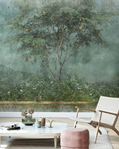 Tapet cu design vintage, Old Frayed Painted Wall II, cu un copac plin de fructe pe un fundal verde cu aspect uzat.