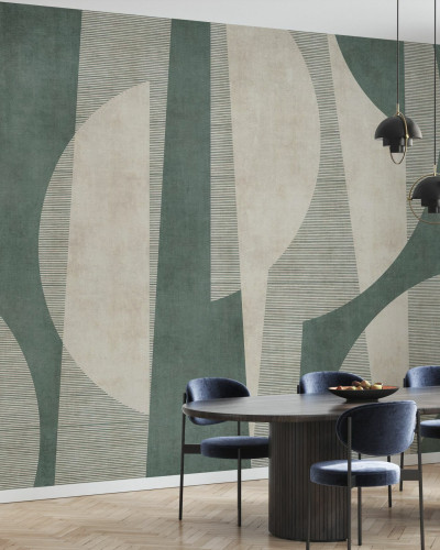 Fototapet abstract cu design geometric verde și bej într-o sufragerie modernă.
