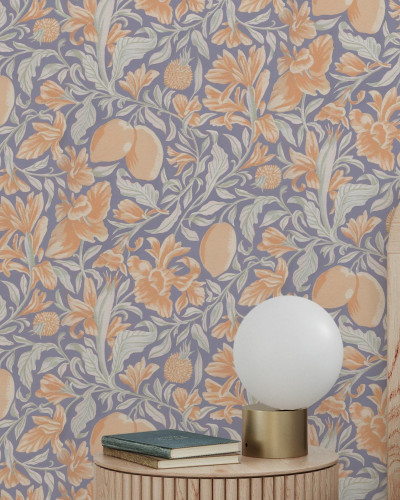 Tapet floral cu citrice Blooming Citrus, Fragrant, pe un fundal gri deschis.