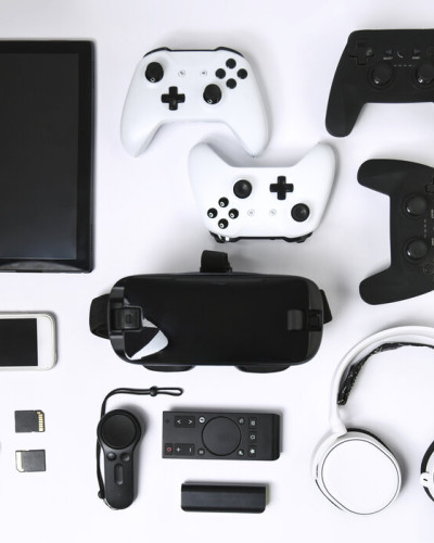 Tapet Foto Video Game Gadgets, cu design modern și unic, perfect pentru dormitoare, camere de joacă sau zone de divertisment.