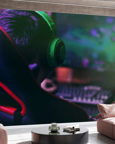 Tapetul Gamer Playing Games, cu un design modern, care aduce o notă de personalitate și culoare în cameră