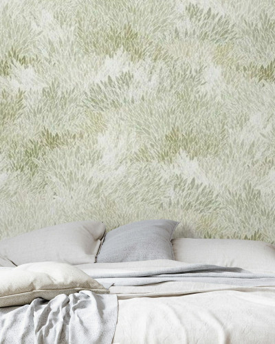 Wallpaper Meadow, Light Olive, cu design subtil, care imită o pajiște cu iarbă verde, aduce o notă de natură în interiorul casei tale.