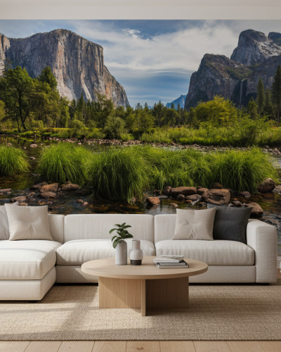 Fototapet personalizat cu peisaj montan Yosemite Valley, arătând munți, o vale verde luxuriantă, un râu cristalin și vegetație bogată, aplicat într-un dormitor modern cu pat și noptiere din lemn.