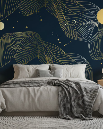 Fototapet abstract Gilded Abstract Flow personalizat cu linii aurii ondulate și cercuri pe fundal albastru închis într-un dormitor modern cu pat, noptiere și plantă. Design luxos.