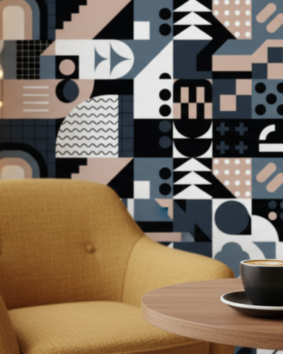 Dormitor modern cu pat matrimonial și perete accent decorat cu tapet personalizat Spring Mosaic Bloom, cu model geometric tip mozaic în nuanțe de gri, negru și bej.