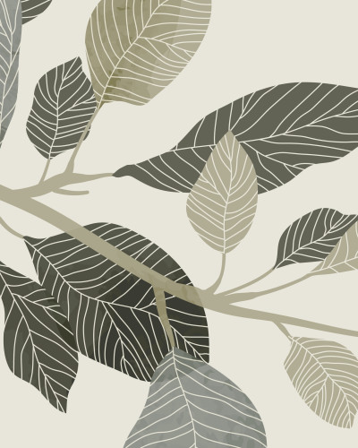 Fototapet personalizat Green Watercolor Tropics cu frunze mari, stil acuarelă, în nuanțe de verde și gri, pe un perete bej deschis, într-un dormitor modern cu pat din lemn, lenjerie albă și lumini calde.