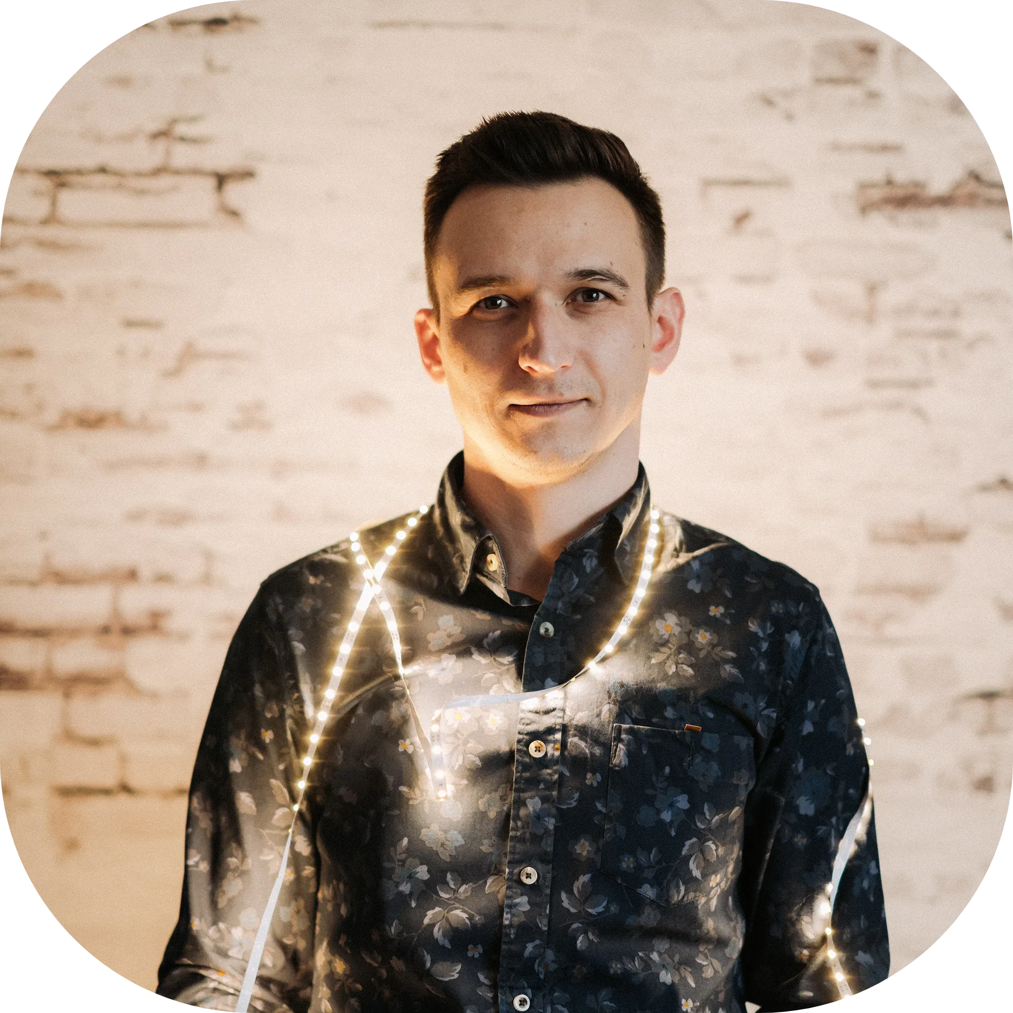 Alexandru — Simply Walls